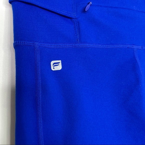 Fabletics Gia Powerlite Capri Leggings Marine Blue - Picture 4 of 7